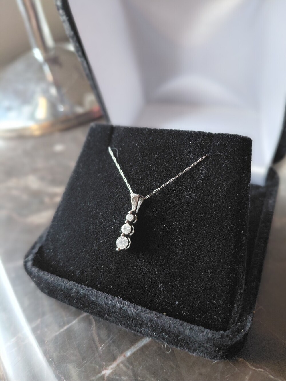 NIB 10k White Gold 3-Stone Diamond Pendant Necklace 18" Past Present Future
